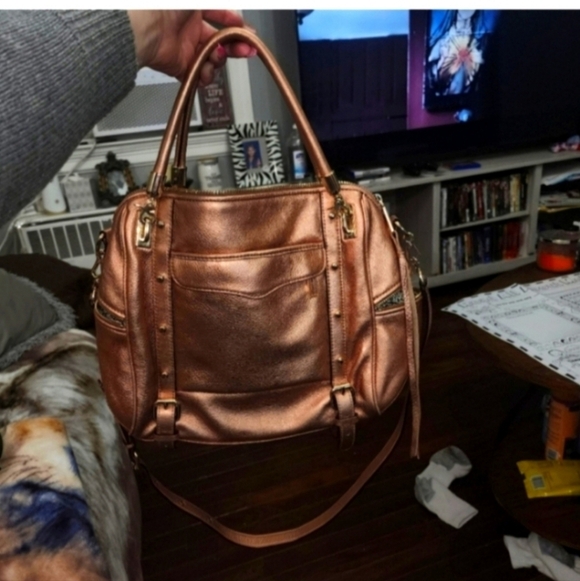 🍂🍁LIKE NEW Gorgeous Rebecca minkoff metallic rose gold cupid bag - Picture 2 of 8